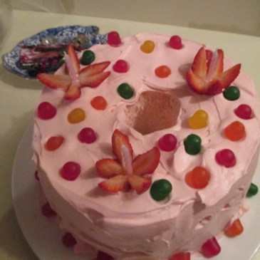 Strawberry Well Cake