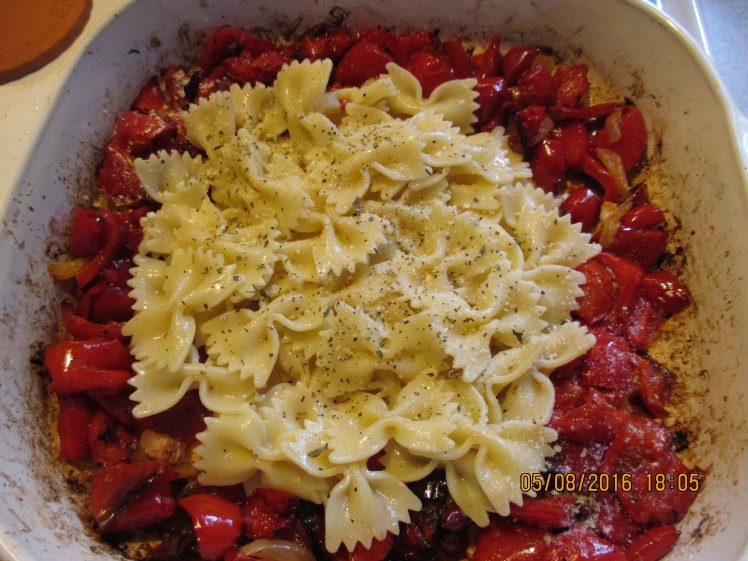 Farfalle, caramelized red bells and onion
